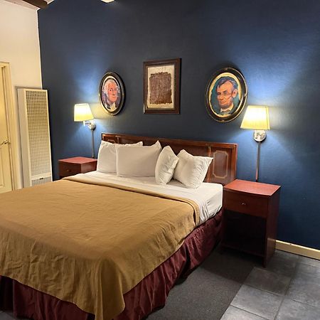 Cinderella Motel Холлистер Экстерьер фото