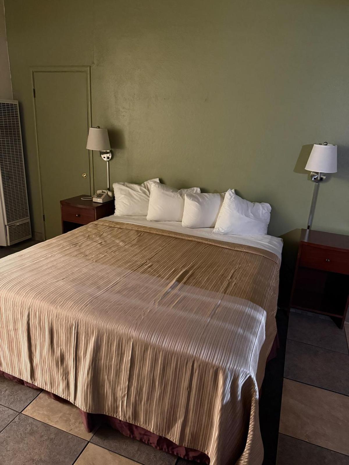 Cinderella Motel Холлистер Экстерьер фото