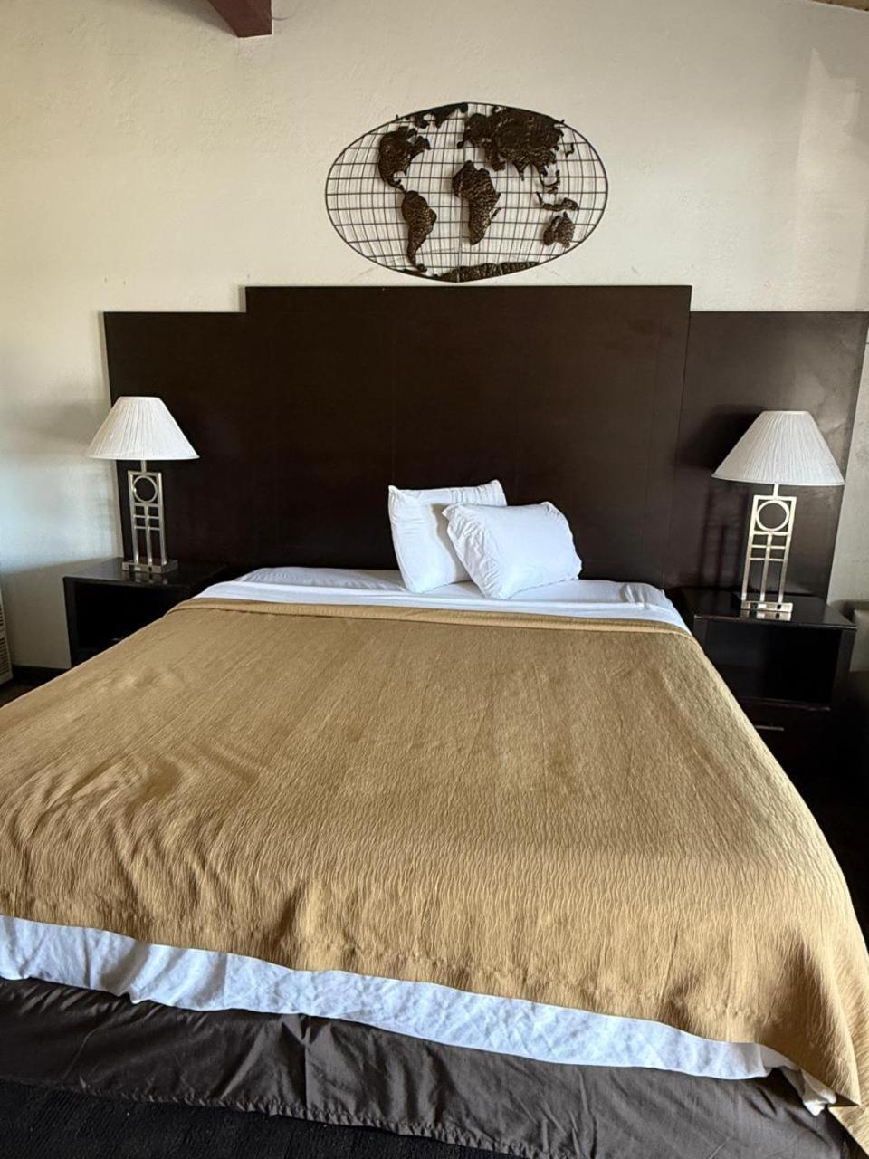 Cinderella Motel Холлистер Экстерьер фото